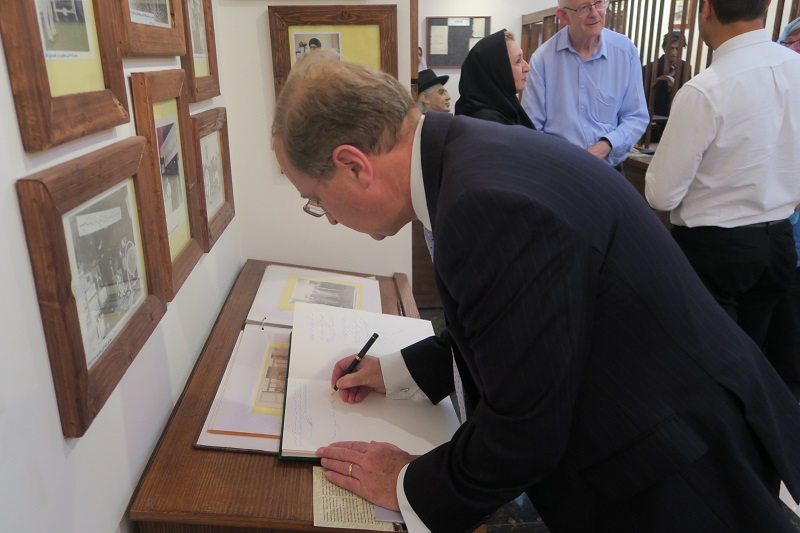 بازدید سفیر و رئیس خانه حراج تمبر و سکه نیوزیلند از موزه بانک سپه