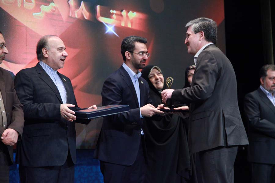 تقدیر از بانک رفاه بهعنوان سازمان مسئولیت پذیر اجتماعی