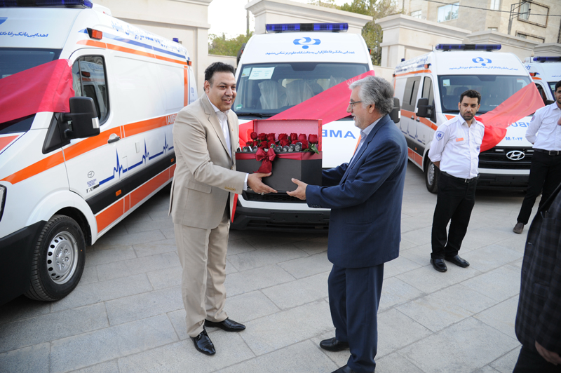 اهدای10دستگاه آمبولانس به دانشگاه علوم پزشکی مشهد