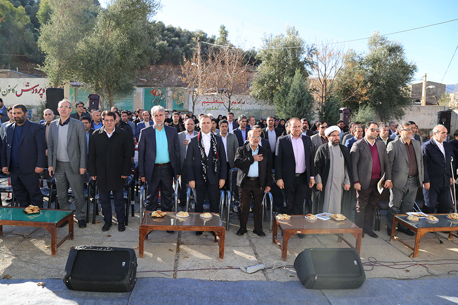 افتتاح ششمین مدرسه شهدای بانک دی در استان لرستان