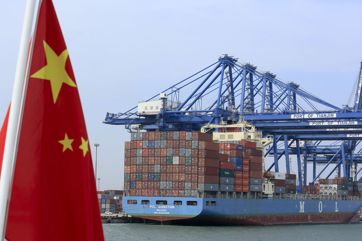 سقوط واردات و صادرات چین در ماه گذشته