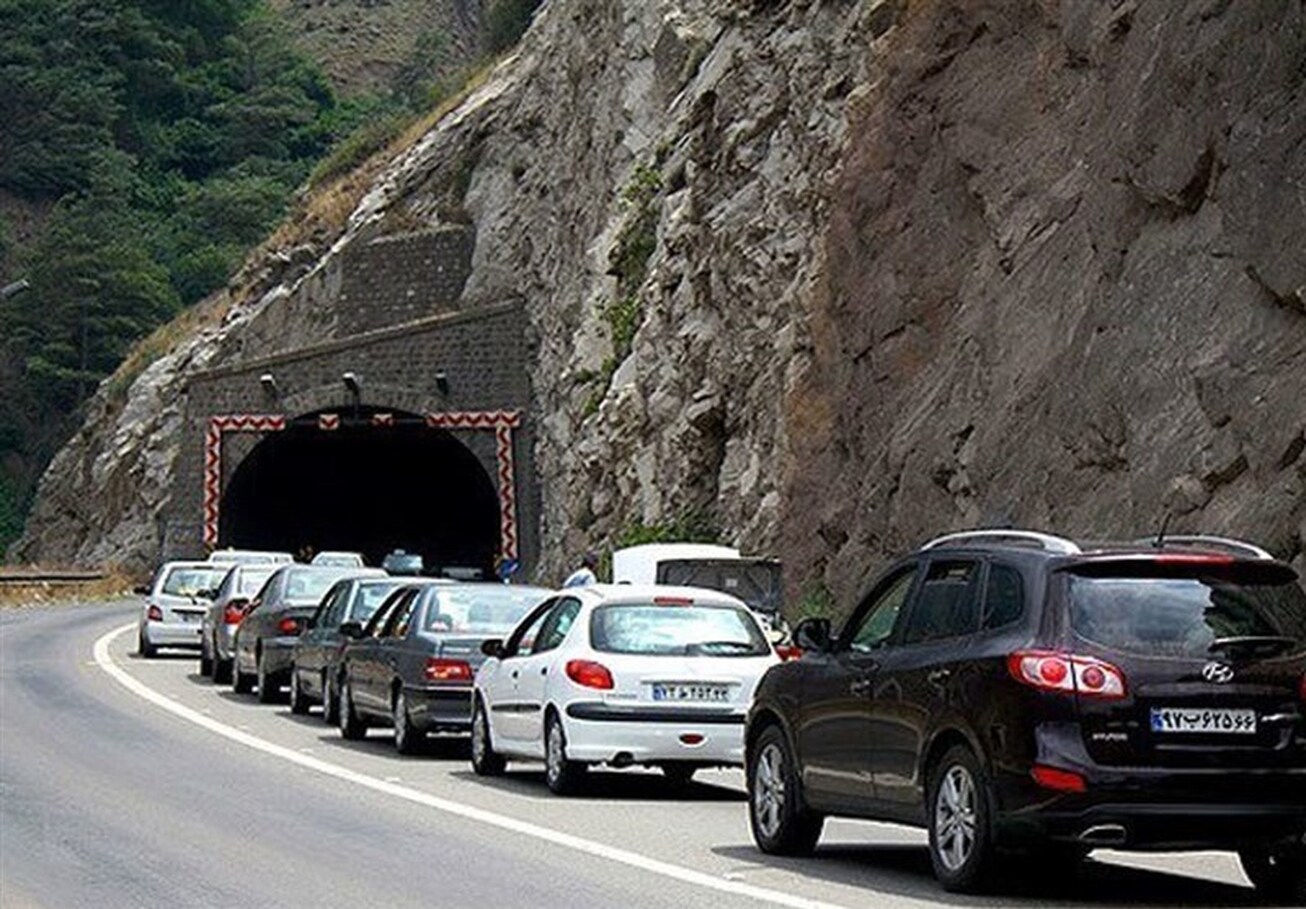 ترافیک سنگین در خروجی‌های تهران؛ جاده چالوس تا اطلاع‌ ثانوی یکطرفه شد
