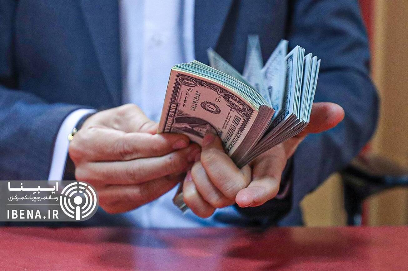 تلاش رسانه‌های منتقد دولت برای افزایش نرخ دلار به بهانه عملیات تروریستی کرمان