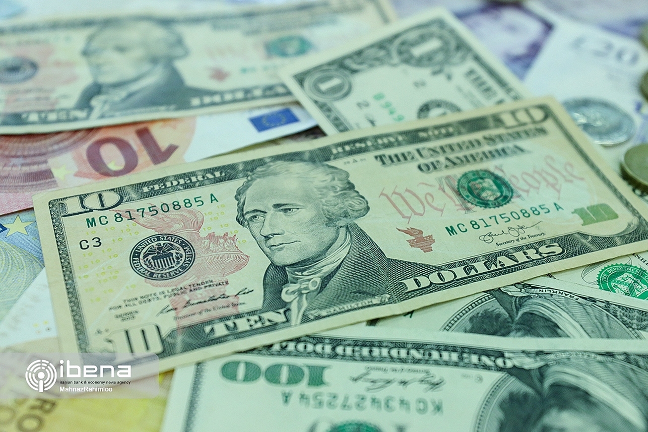قیمت دلار و یورو در مرکز مبادله و صرافی‌ها؛ امروز دوشنبه ۲۵ اردیبهشت ۱۴۰۲