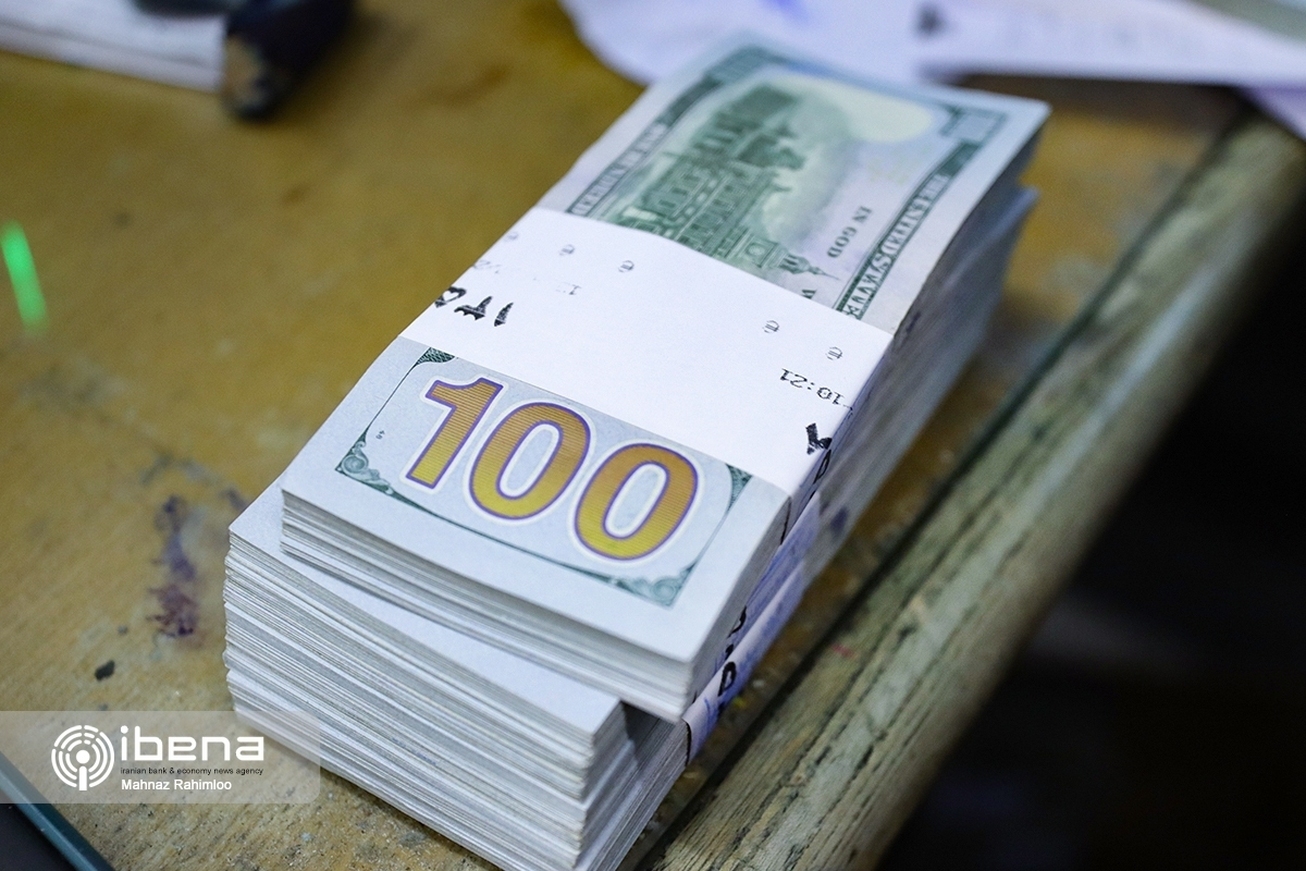 قیمت دلار و یورو در مرکز مبادله ایران؛ امروز شنبه ۱۰ تیر