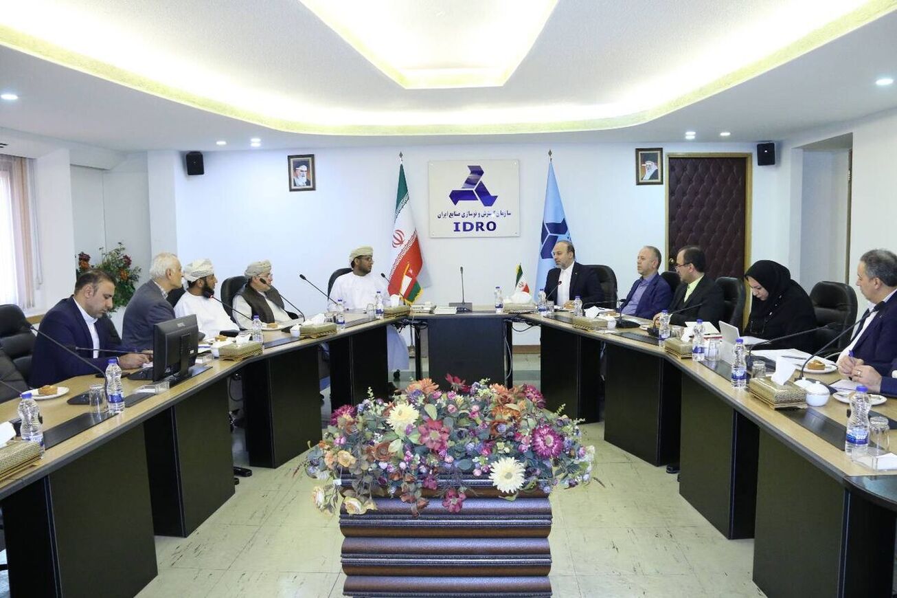 راهکار‌های توسعه روابط صنعتی و سرمایه‌گذاری مشترک ایران و عمان بررسی شد