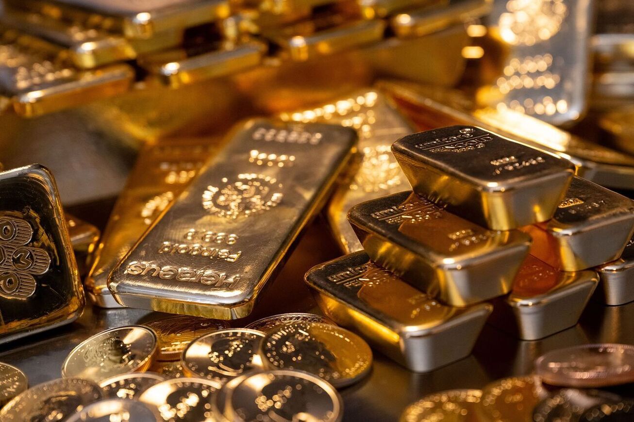 سومین رکوردشکنی بهای جهانی طلا در یک ماه اخیر  هر اونس ۲۲۱۲ دلار شد