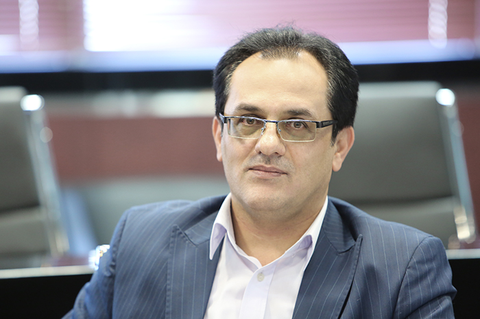 علیرضا عزیزی