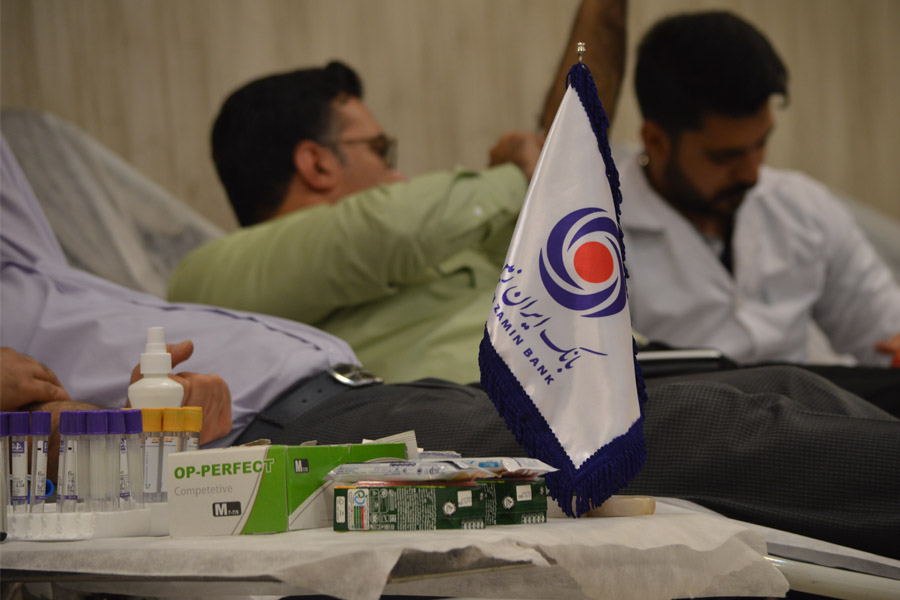 کارکنان بانک ایران زمین