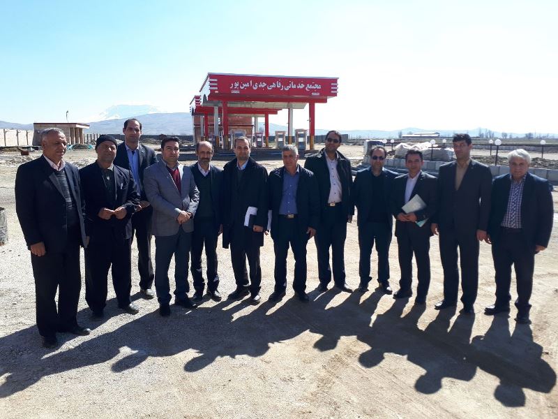 بازدید عضو هیئت‌مدیره بانک و هیئت همراه از استان همدان