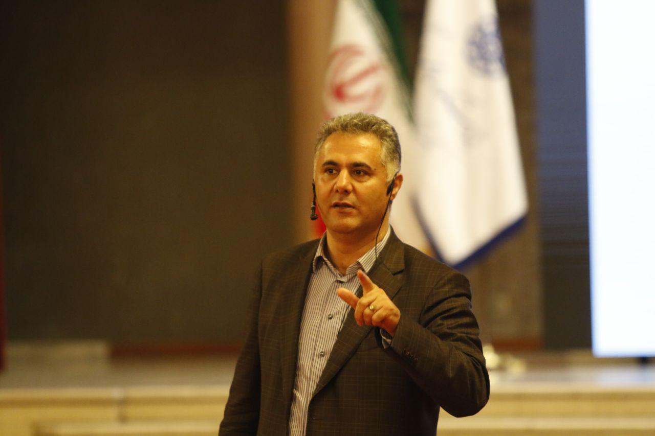 آرین قلی پور