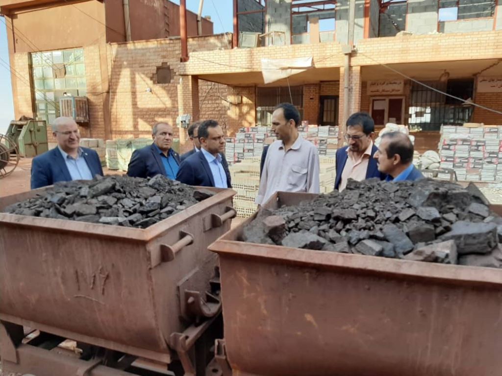 بازدید نجفی عضو هیئت‌مدیره بانک توسعه تعاون از شرکت‌های تولیدی استان قم