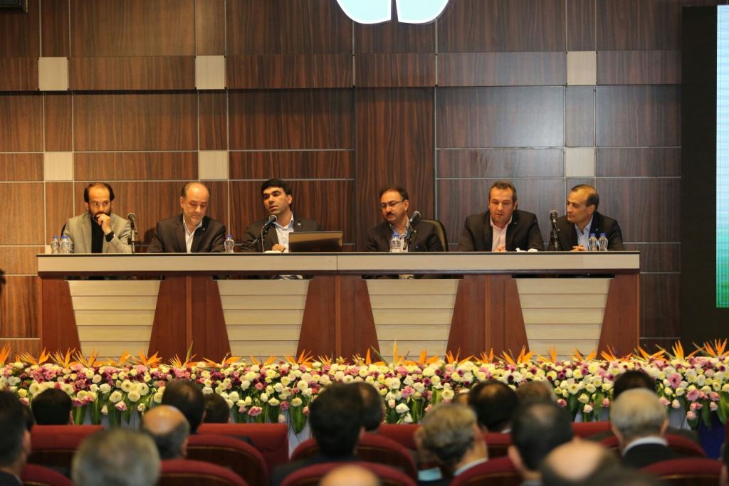 نشست تخصصی مدیران شعب استانها با رویکرد توسعه بازار مبتنی بر محصولات و خدمات جدید برگزار شد