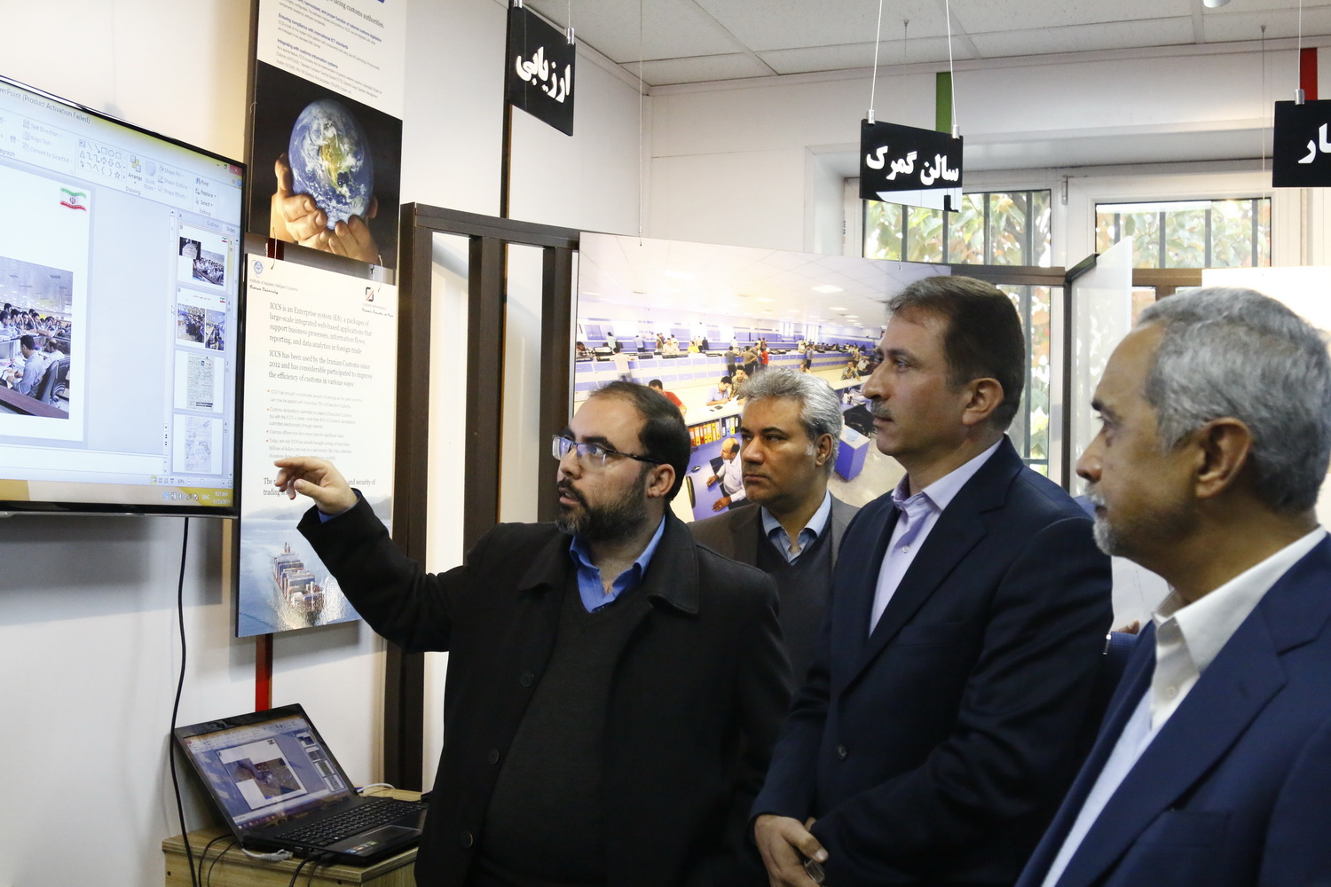 بازدید معاون رئیس جمهور از سامانه‌های گمرکی