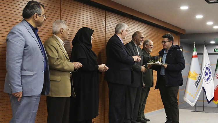 تقدیر بانک پاسارگاد از برترین های کنکور