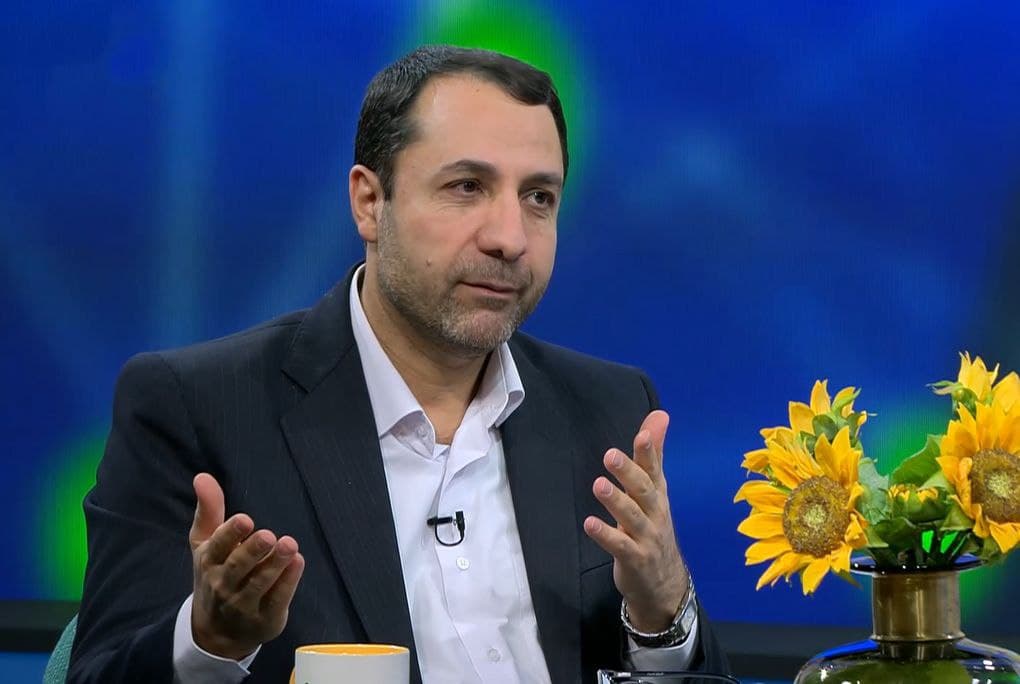 خرید ارز به قیمت نیمایی و فروش به نرخ ۴۲۰۰ در دولت دوازدهم!