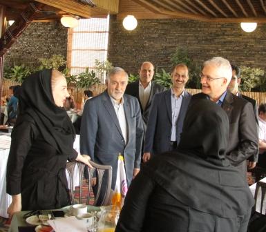 نشست صمیمانه مدیران ارشد بانک ایران زمین با اصحاب رسانه 