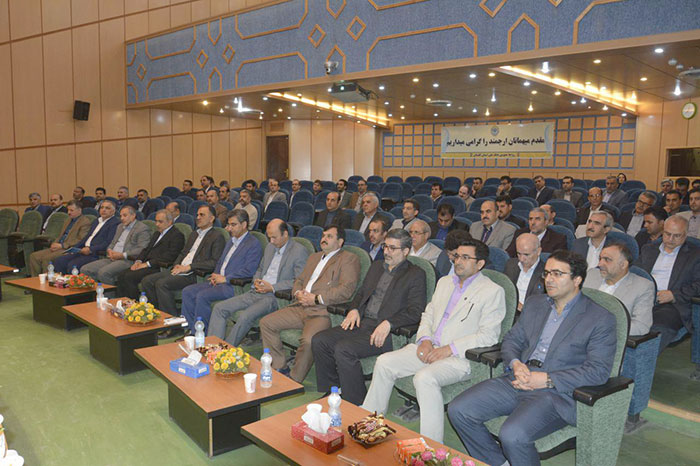 ارائه خدمات متناسب با سلایق و نیازهای مشتریان از اهداف محوری بانک ملی ایران است