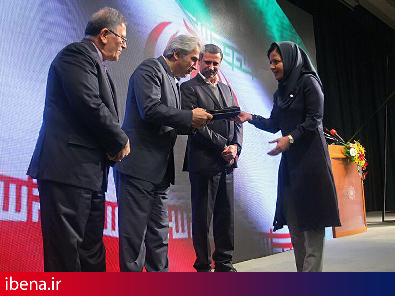 تجلیل از پژوهشگران برتر بانک کارآفرین در هفته پژوهش