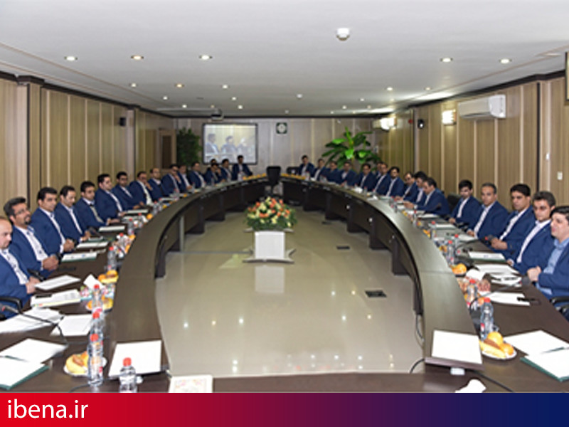 جلسه هماندیشی روسای شعب استان یزد با حضور مدیرعامل بانک قرض الحسنه مهر ایران برگزار شد