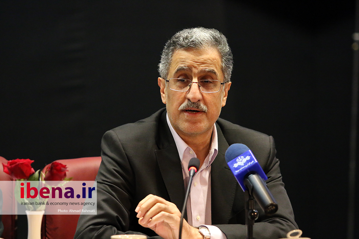 تفاضل نرخ تورم داخلی و خارجی ملاک عمل تعیین نرخ ارز قرار گیرد