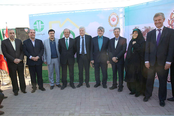مشارکت بانک ملی در طرح کاشت نهال در باغ ملل پارک پردیسان
