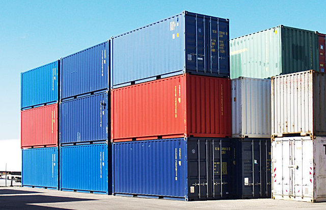 کشف ۲۷ کانتینر کالای قاچاق در گمرک شهید رجایی