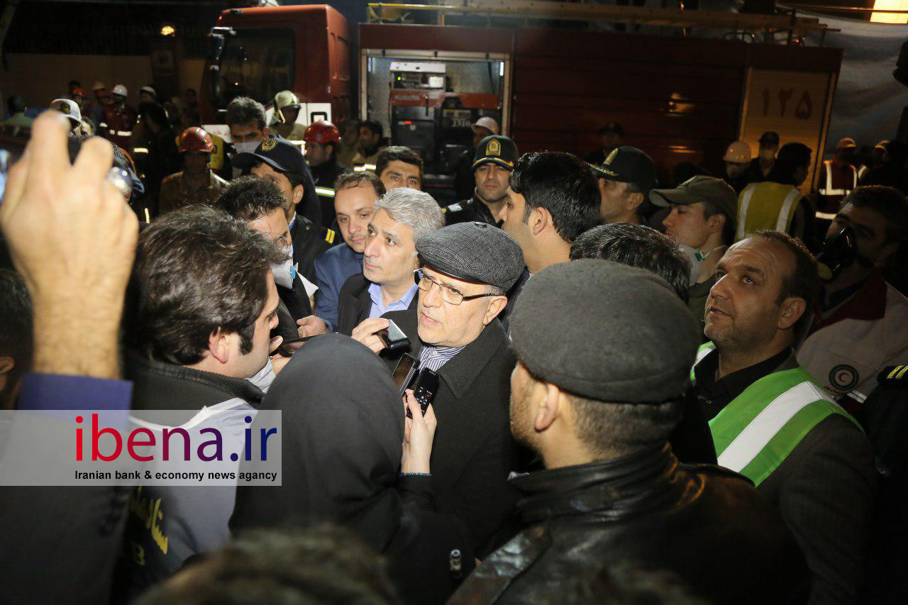 دیدار رییس‌کل بانک مرکزی از حادثه ساختمان پلاسکو