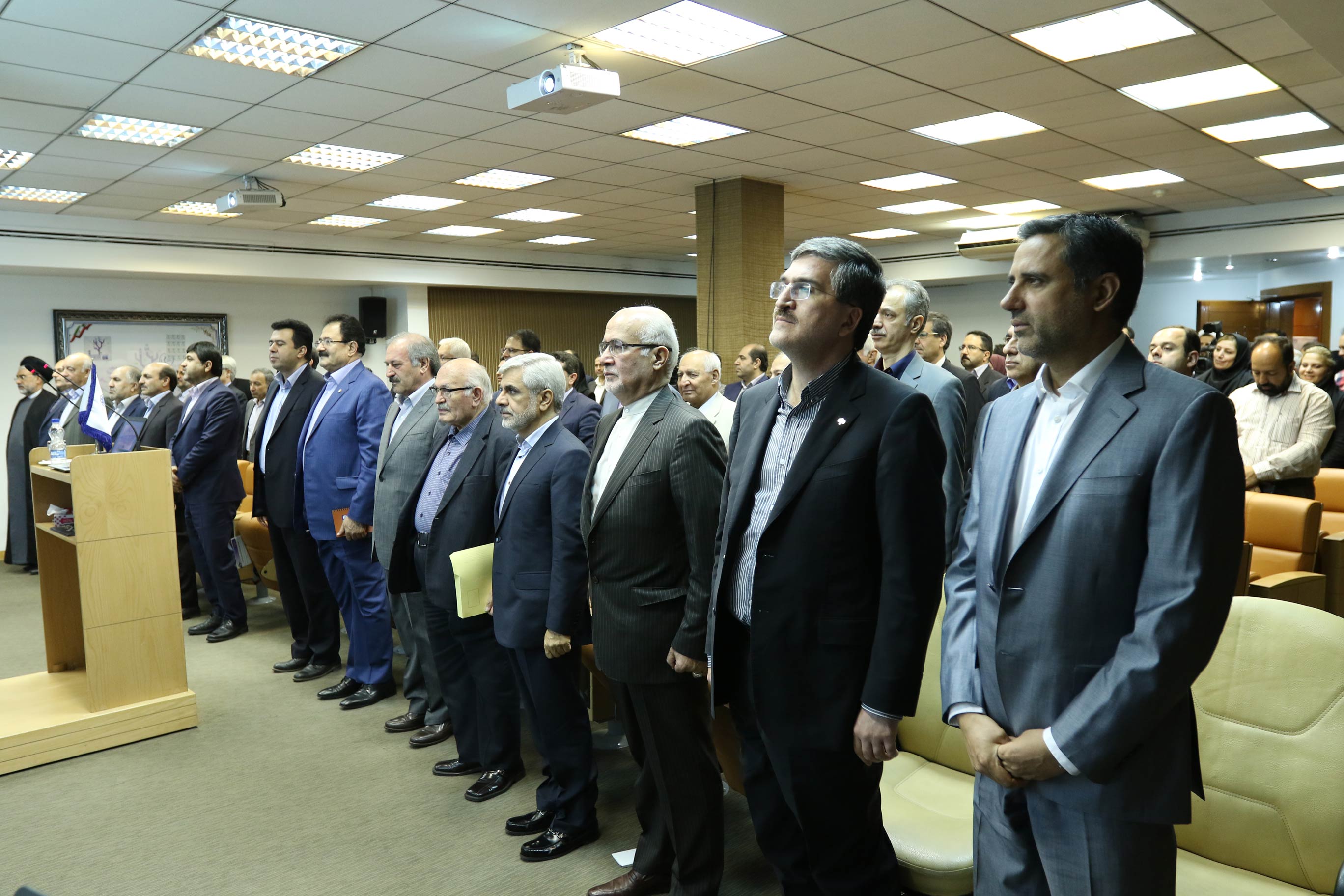 رونمایی از شبکه خبری اقتصاد و بانک ایران (ایبِنا)