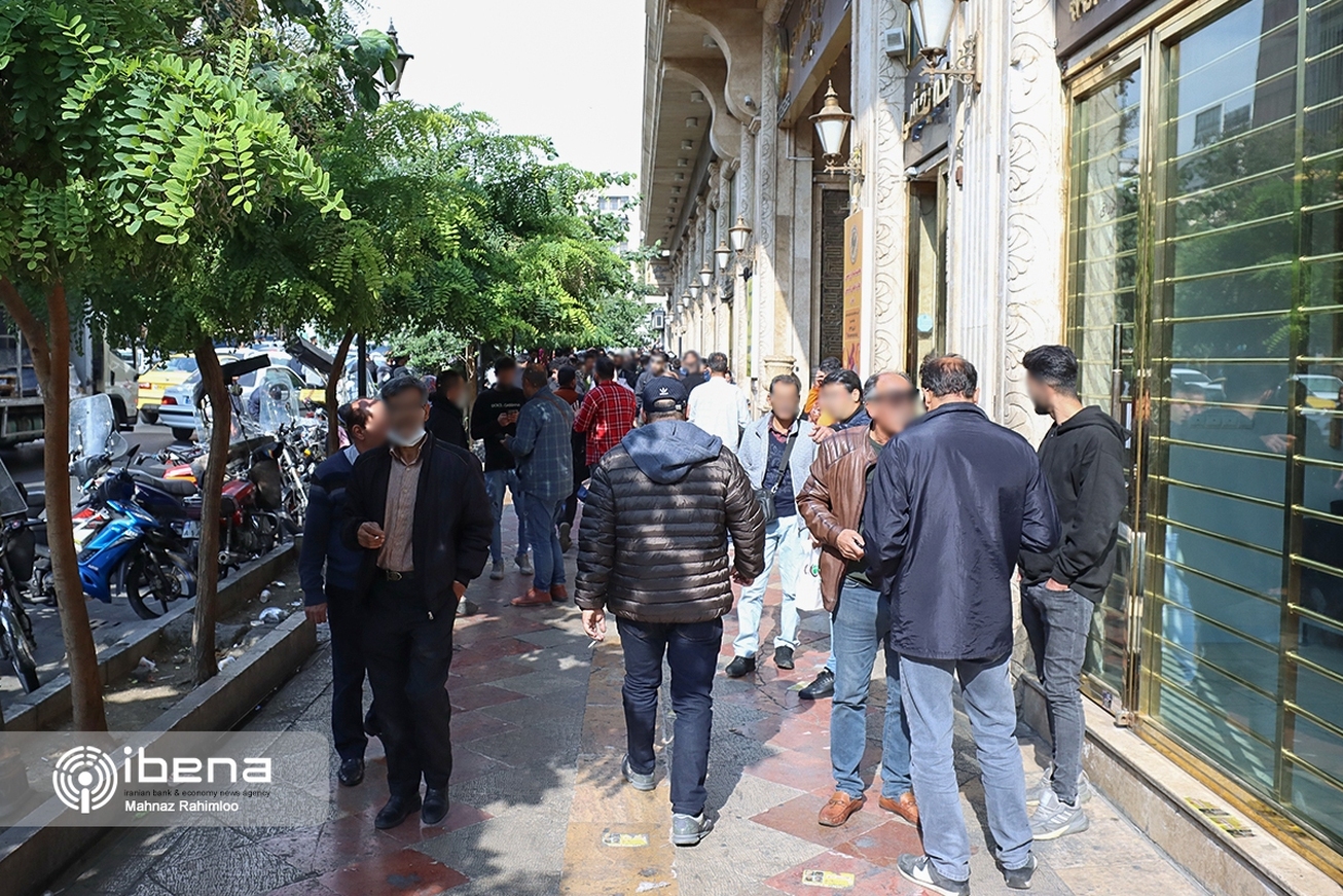 بازداشت ۱۴ دلال ارزی در تهران