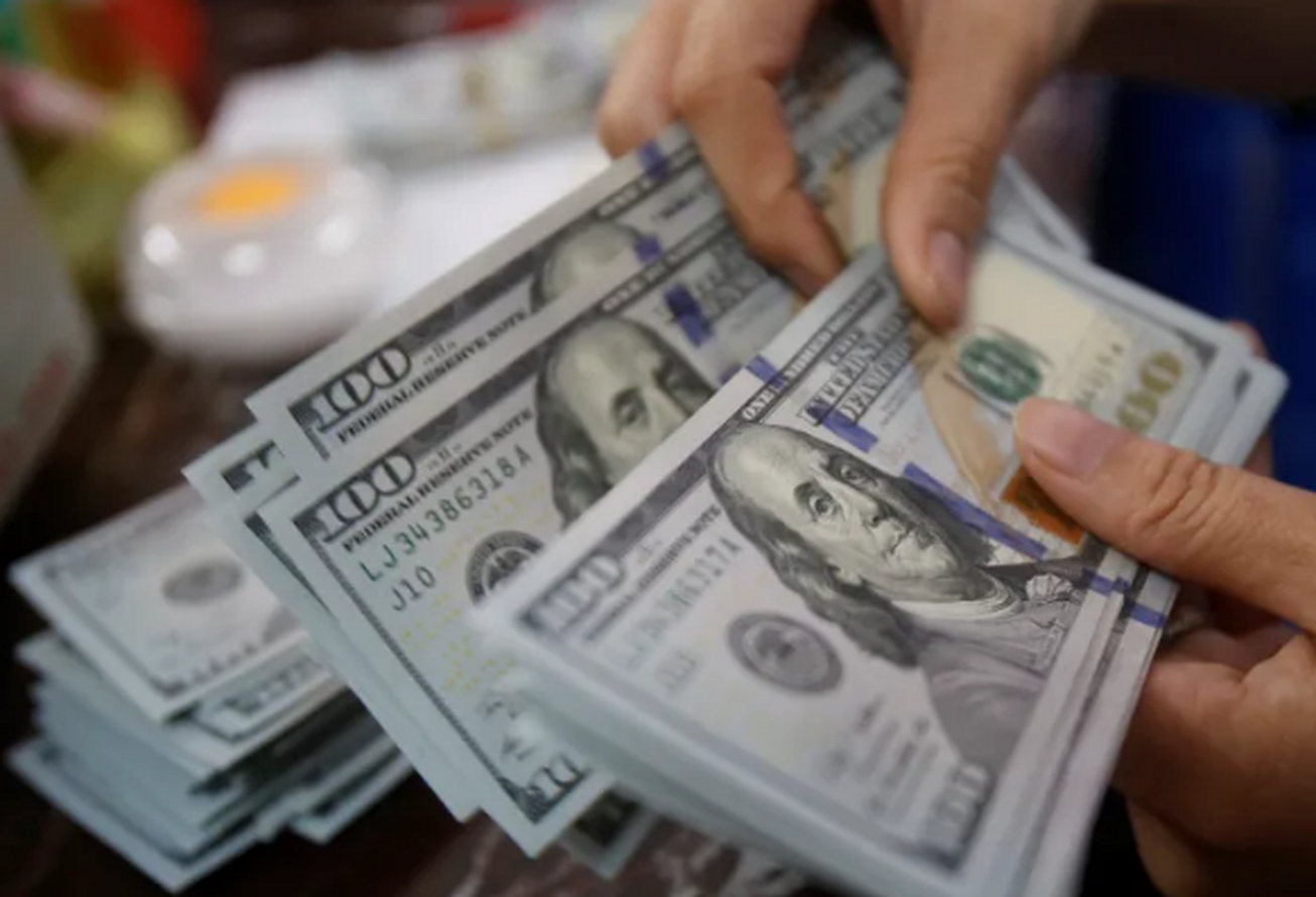 دلار سقوط کرد