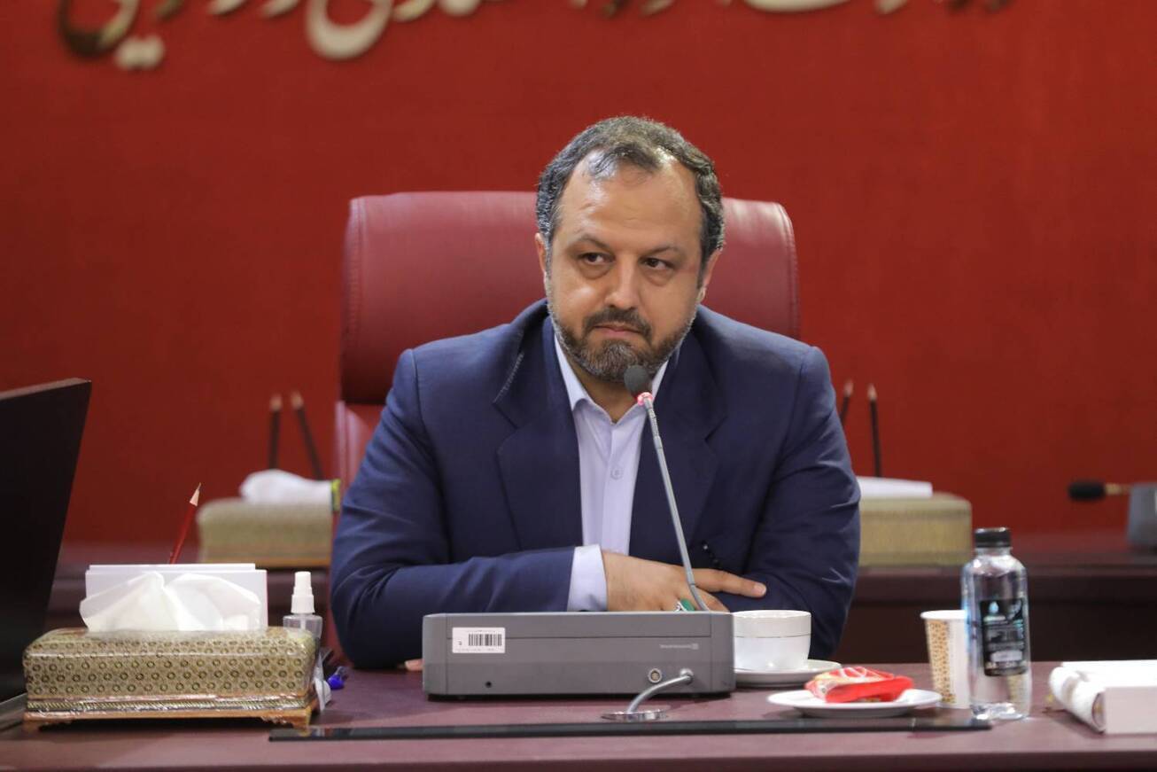 خاندوزی: دولت در بودجه ۱۴۰۲ چشم‌اندازی به کسب درآمد از افزایش نرخ ارز ندارد