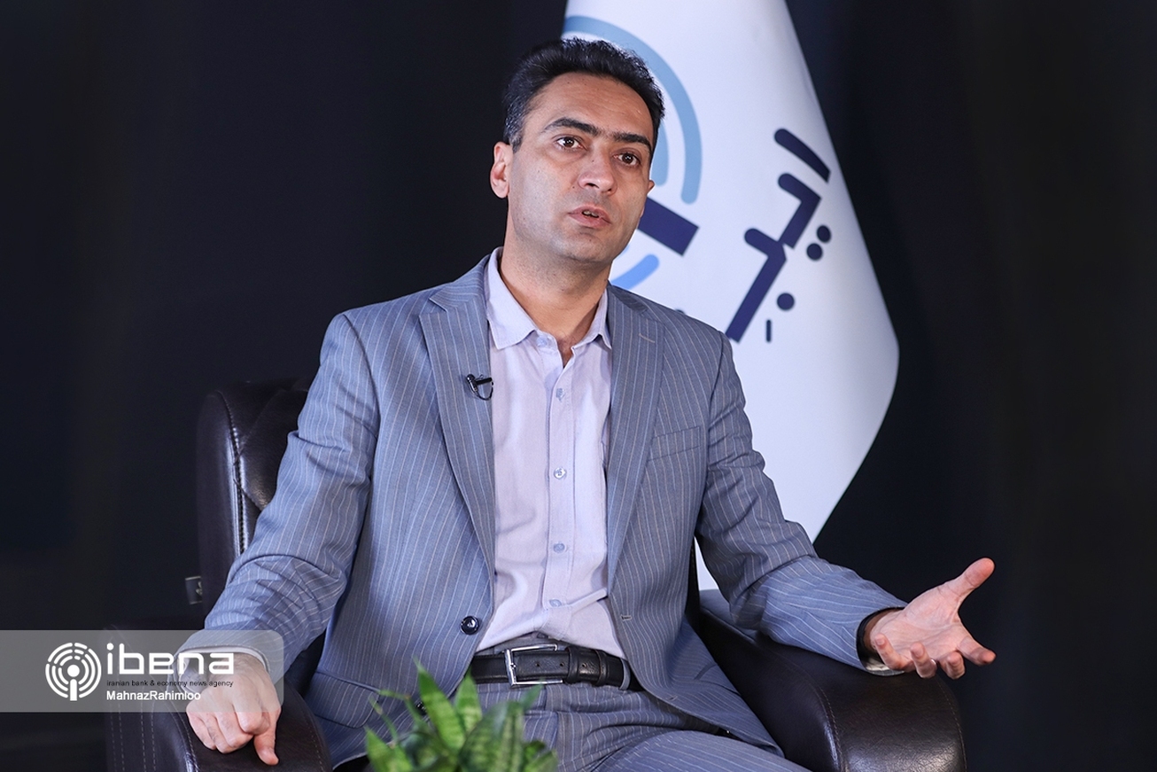 سیاست گذار ارزی در جهت تثیبت نرخ ارز قدم بر می‌دارد