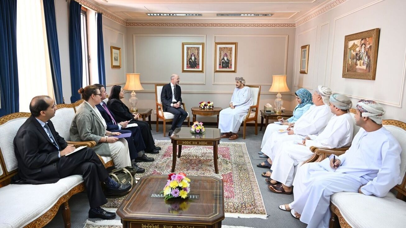 با معاون وزیر خارجه عمان درباره ایران گفتگو کردم
