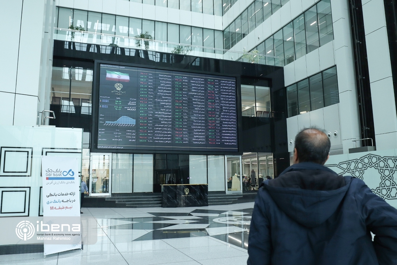 نقره را برای تحویل فروردین ۱۴۰۲ معامله کنید