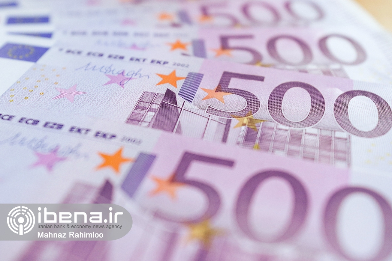 یورو به پایین‌ترین سطح خود در ۲۰ سال گذشته سقوط کرد