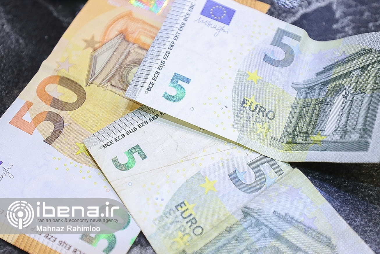 کاهش قیمت یورو توافقی به کانال ۳۰ هزار تومان  نرخ هر برگ اسکناس دلار چقدر شد؟