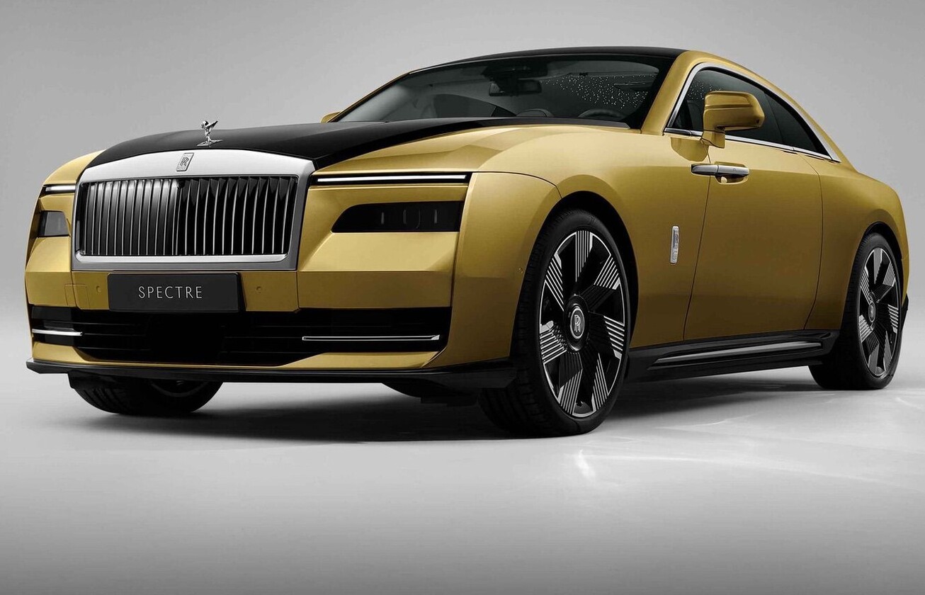 اسپکتر؛ اولین خودروی برقی رولزرویس با سقفی پر از ستاره