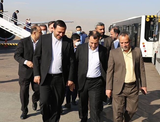 رییس کل بانک مرکزی وارد شیراز شد/ رشد ۵۹ درصدی اعطای تسهیلات به بخش‌های اقتصادی استان فارس