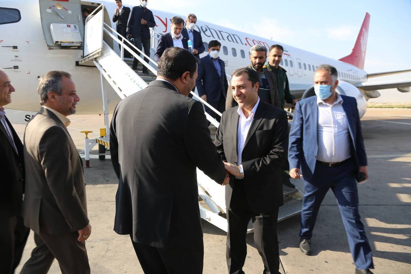 رییس کل بانک مرکزی وارد شیراز شد  رشد ۵۹ درصدی اعطای تسهیلات به بخش‌های اقتصادی استان فارس