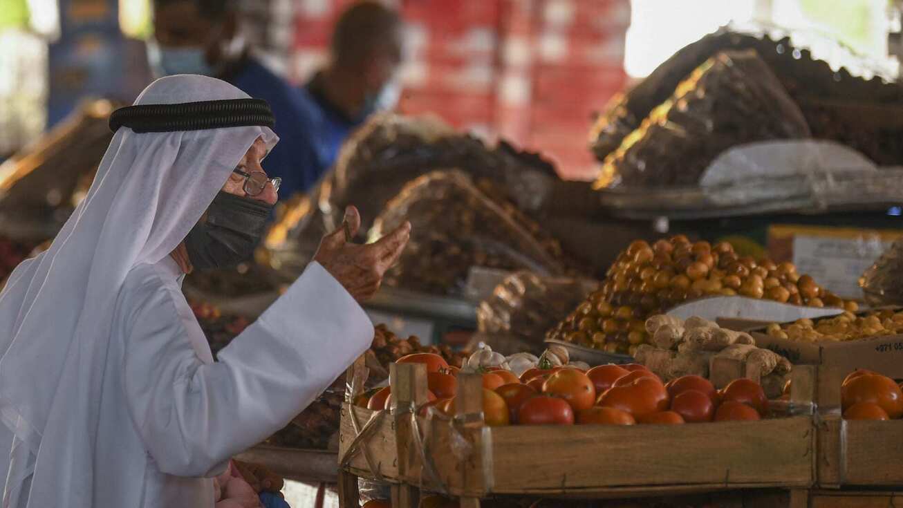 دستمزد‌ها «خزنده» و نرخ تورم «دونده» است