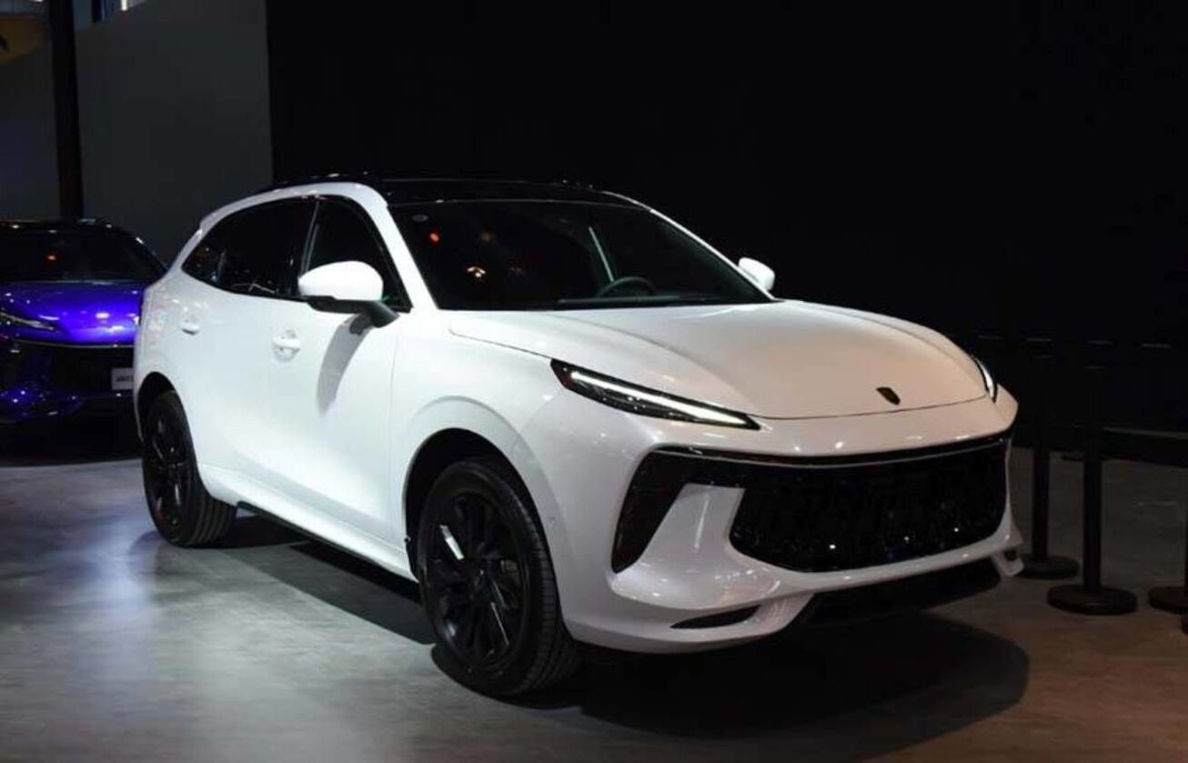 کاهش ۲ درصدی قیمت خودرو‌ها در نصف روز