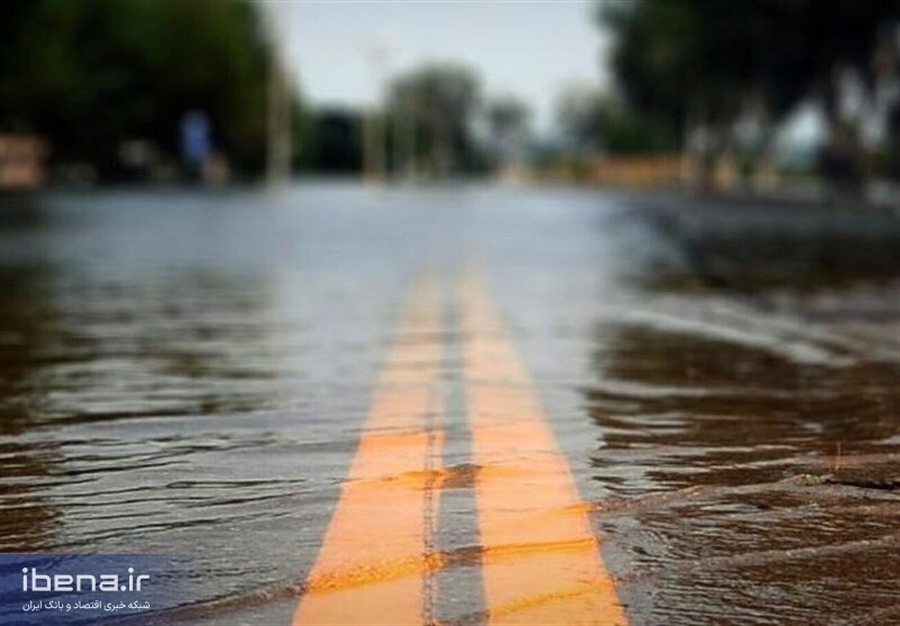 ترافیک سنگین در جاده چالوس و هراز  بارش باران در جاده‌های ۴ استان