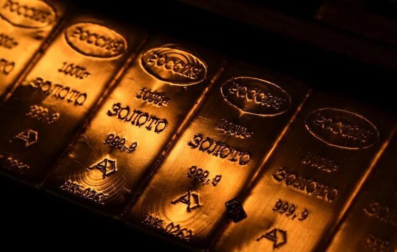 طلای جهانی برای دلار شاخ و شانه کشید
