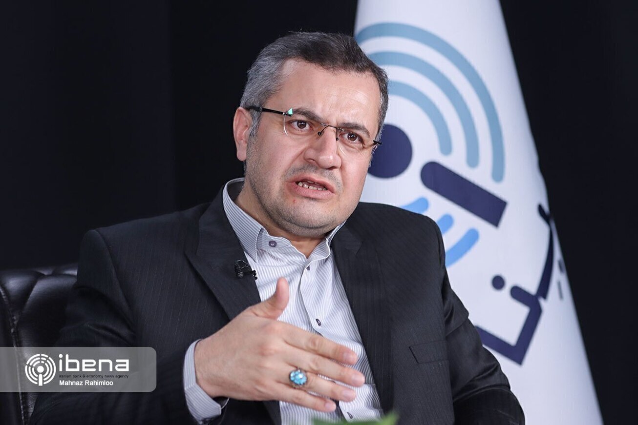 تلاطم بازار ارز نتیجه سوء‌استفاده دلالان و سفته بازان است