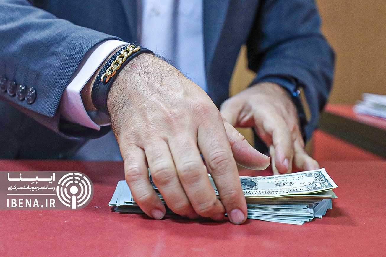 قیمت ارز تا پایان سال در همین محدوده باقی خواهد ماند  کاهش قیمت دلار قابل پیش‌بینی بود