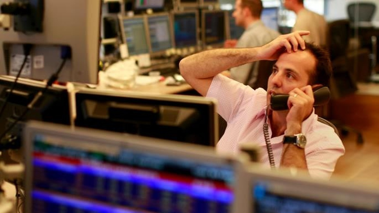 سقوط ارزش شکل با حملات گسترده موشکی حزب الله