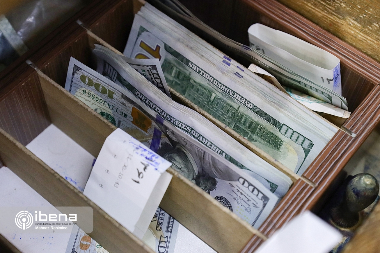 عقبگرد دلار آزاد به کانال ۵۰   پیش‌بینی ادامه ریزش قیمت‌ها در کف بازار