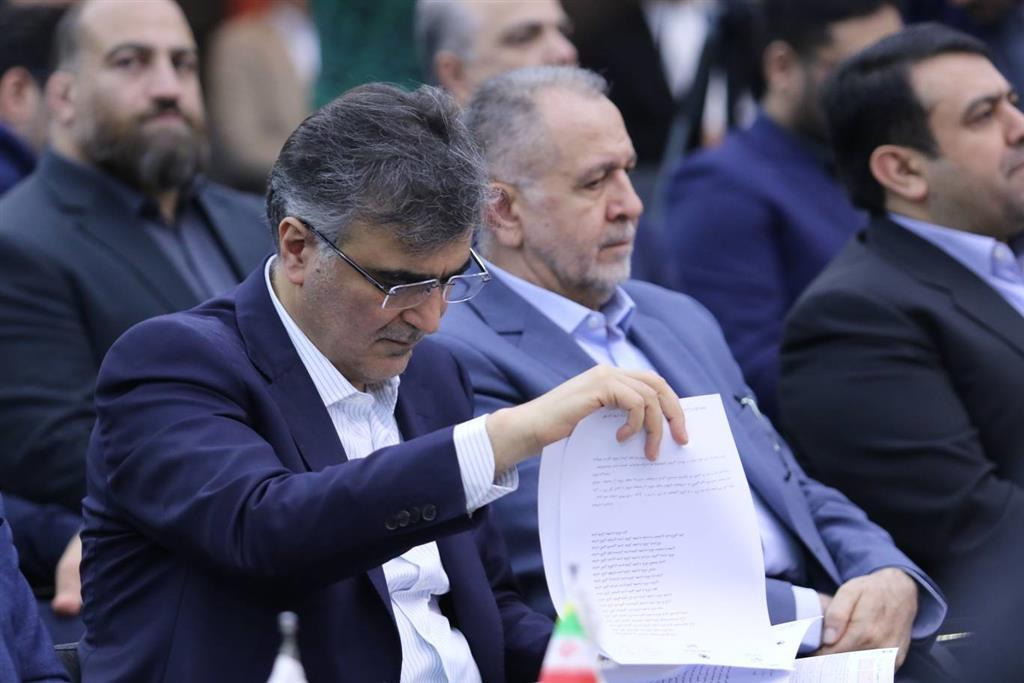 عزم جدی بانک مرکزی در پرداخت تسهیلات خرد/ الزام بانک‌ها به پرداخت وام ازدواج مطابق با سهیمه‌های ابلاغی