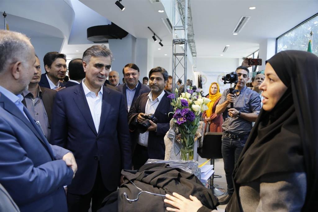 عزم جدی بانک مرکزی در پرداخت تسهیلات خرد/ الزام بانک‌ها به پرداخت وام ازدواج مطابق با سهیمه‌های ابلاغی